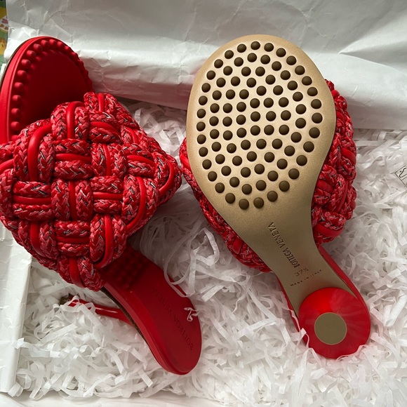 Bottega Veneta bubble weave dot sandals. New in box - Picture 5 of 12